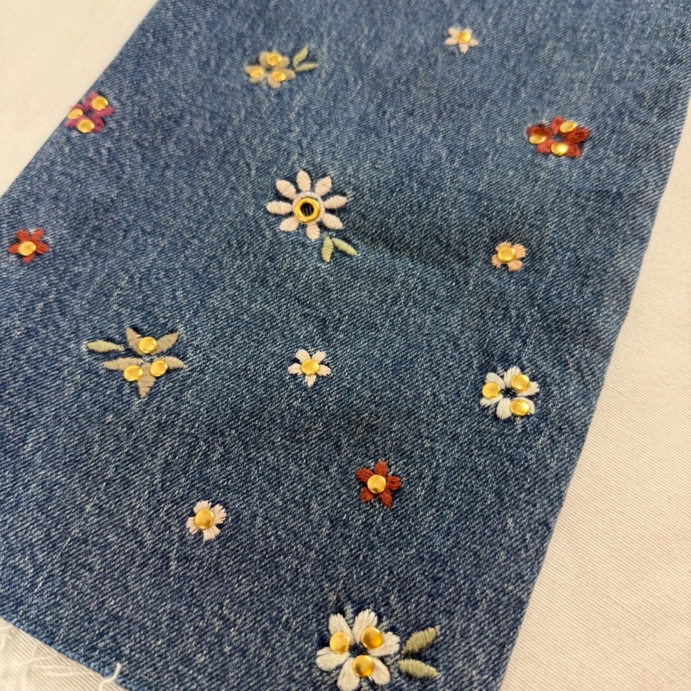 Driftwood Charlotte Cropped Straight Jeans Floral Embroidered Blue Denim 4 NWT - Picture 11 of 14